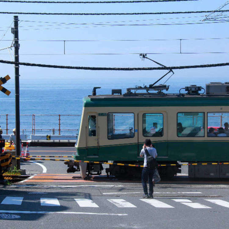 江ノ電散歩4『スラムダンク』の踏切がある湘南の海岸へ ～七里ヶ浜駅