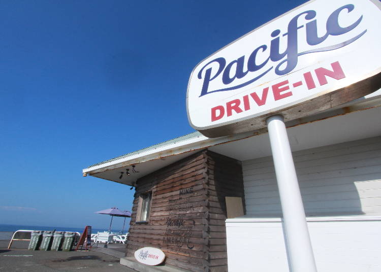 SPOT3）海辺の「パシフィックドライブイン」で味わう
ハワイ気分の朝食＆ランチ