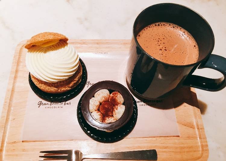 CHOUÀ LA CRÈME ¥486 、CHOCOLATE TART ¥702、CHOCOLATE DRINK (STANDARD) ¥594