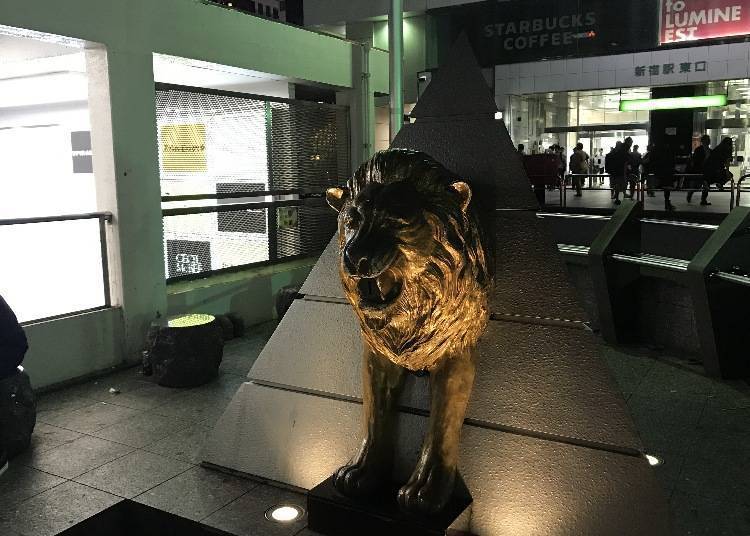 7. The Lion Statue – Shinjuku Station’s Cat Version of Hachiko