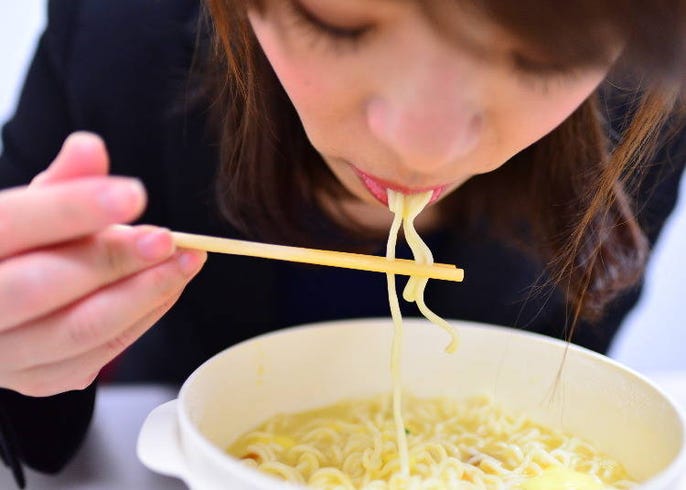 斬新 台湾で流行った プリンラーメン を日本の定番ラーメンの味で試してみたら Live Japan 日本の旅行 観光 体験ガイド