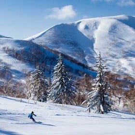 홋카이도 키로로 리조트 스노월드 이용권 (스키복 & 스키 장비 대여 옵션 선택)