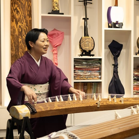 Koto Lesson & Live Performance by a Celebrated Koto Player at a Japanese Instrument Store in Yokohama
Details & Bookings (WABUNKA) ▶
(Photo: WABUNKA)