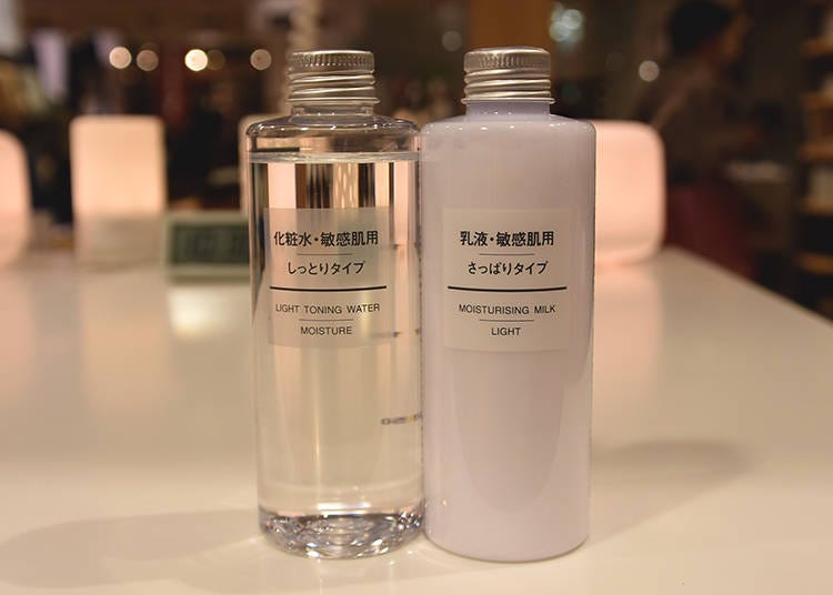 ▲High Moisture Light Toning Water／ 化粧水　敏感肌用・しっとりイプ　700yen (200ml),  Moisturizing Milk／乳液 敏感肌用・さっぱりタイプ 780yen (200ml)