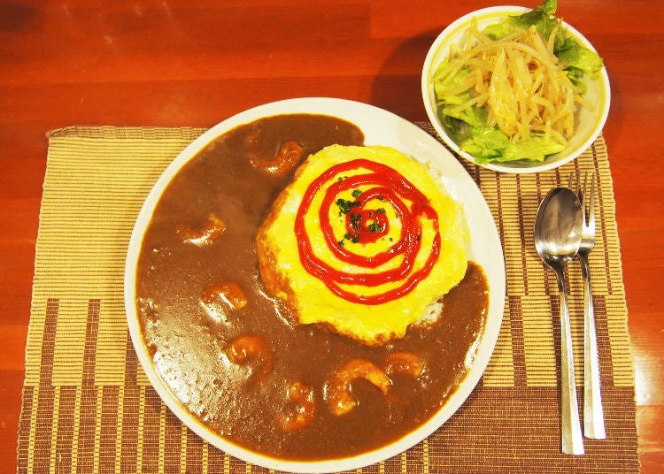 鮮蝦咖哩蛋包飯（オムエビカレー）的午餐套餐（1000日圓）