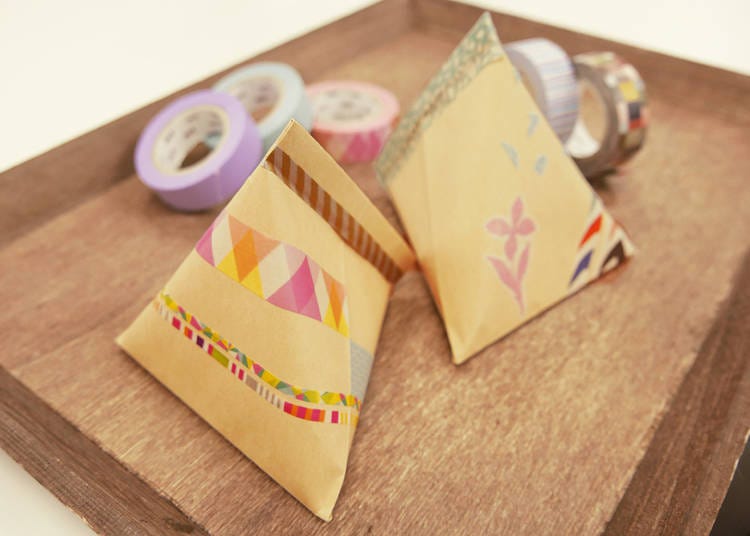 Pyramid-shaped Gift Bag