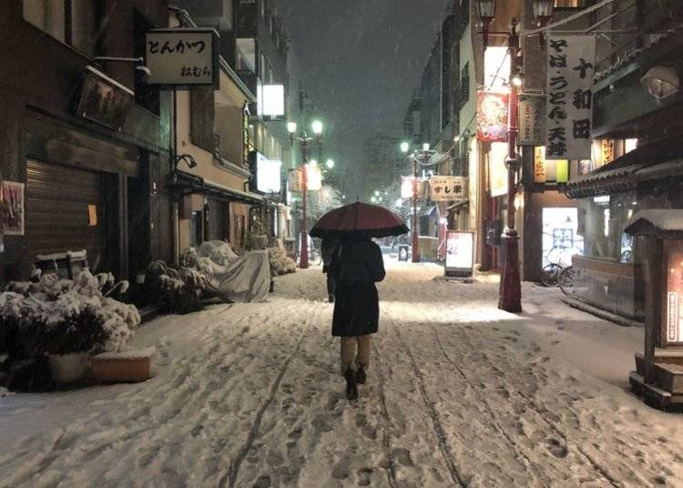 Snow-covered streets in Asakusa