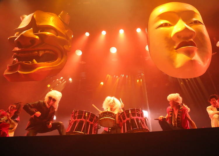 A live performance of Japanese taiko drums and dance right in front of your eyes