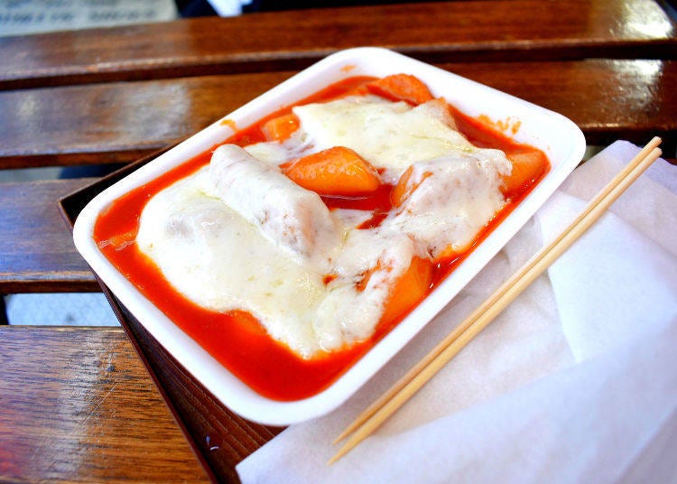 tteokbokki (spicy rice cakes, 600 yen)