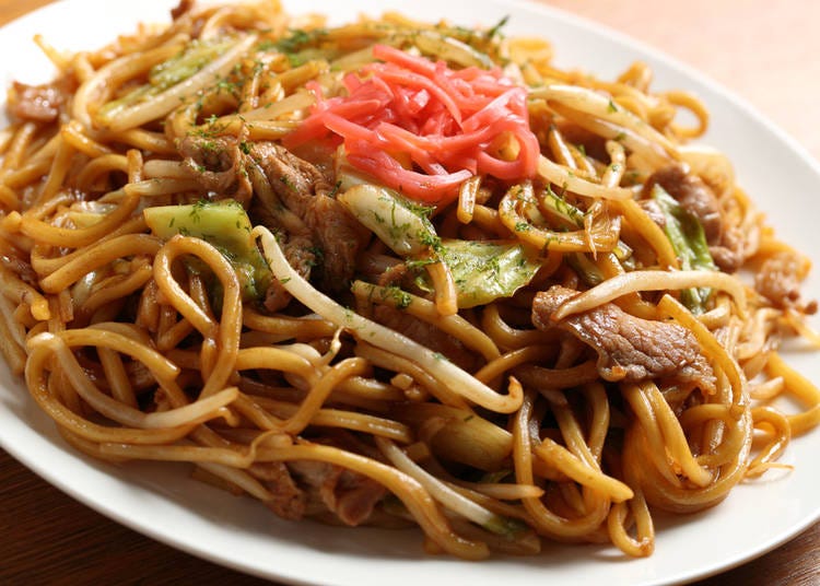 Yakisoba is a very tasty street food in Japan