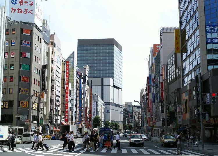1. Ueno Chuo Dori street: Where both old and new shops stand together!