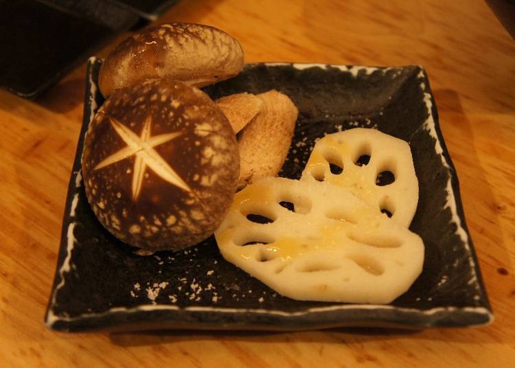 Shiitake mushrooms (left, 200 yen), lotus root (right, 200 yen)