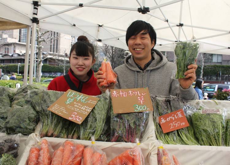 No pesticides, everything organic: the farmers show off their produce.