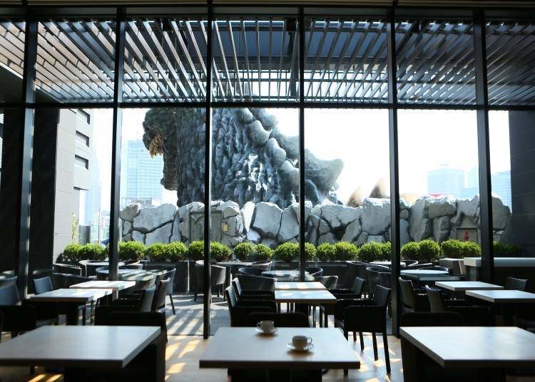 Get really close to Godzilla at this café (TM & (c)TOHO CO.,LTD.)