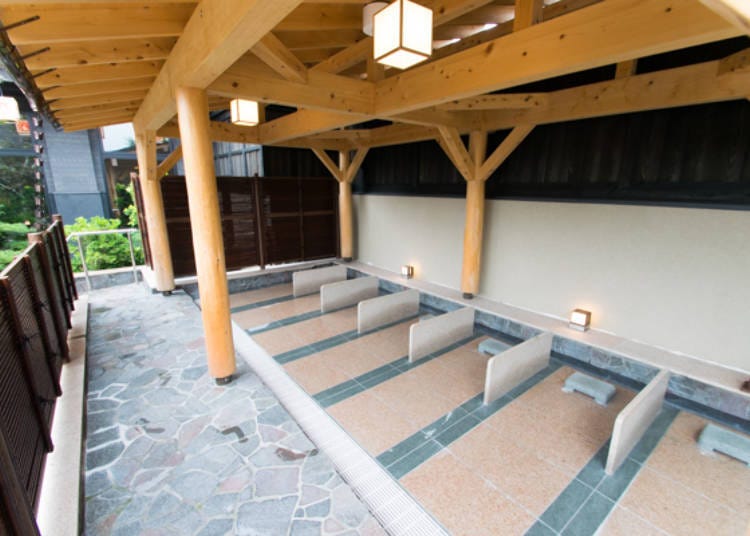 ▲This is a nekorobiyu or a lie-down bath. The immense comfort it gives will surely put people sleep one after another