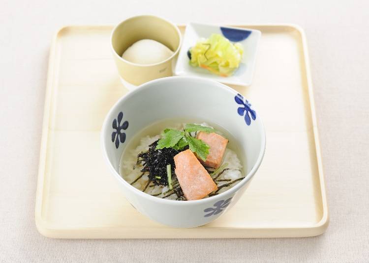Grilled salmon with sesame and seaweed dashi chazuke (broth over rice) 590 yen
