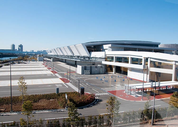 Tokyo’s famous tuna market will be relocated to Toyosu in October 2018.