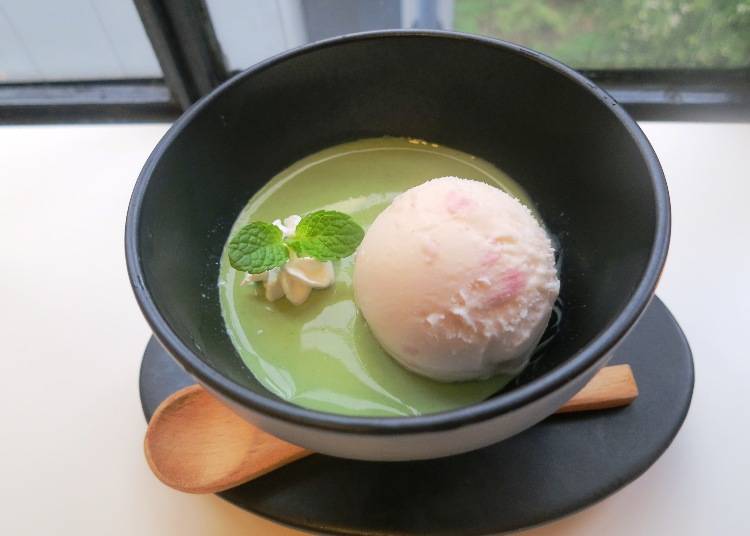 Sakura ice cream with a rich matcha mousse and cherry blossom petals (¥380, tax included)