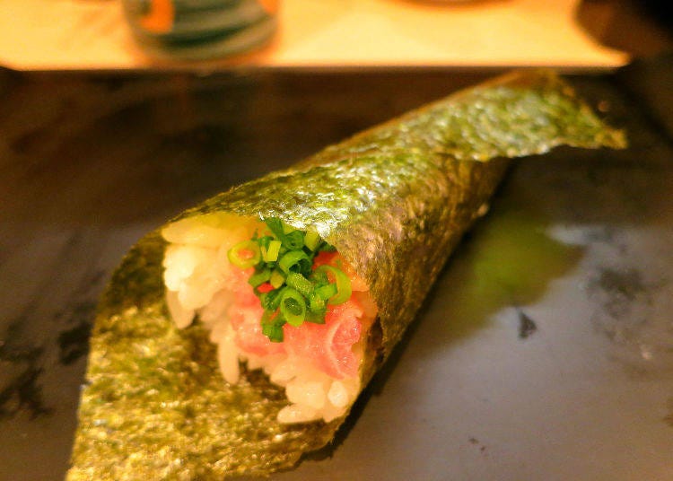 The temaki roll of the day was filled with negitoro (tuna minced with Welsh onion).