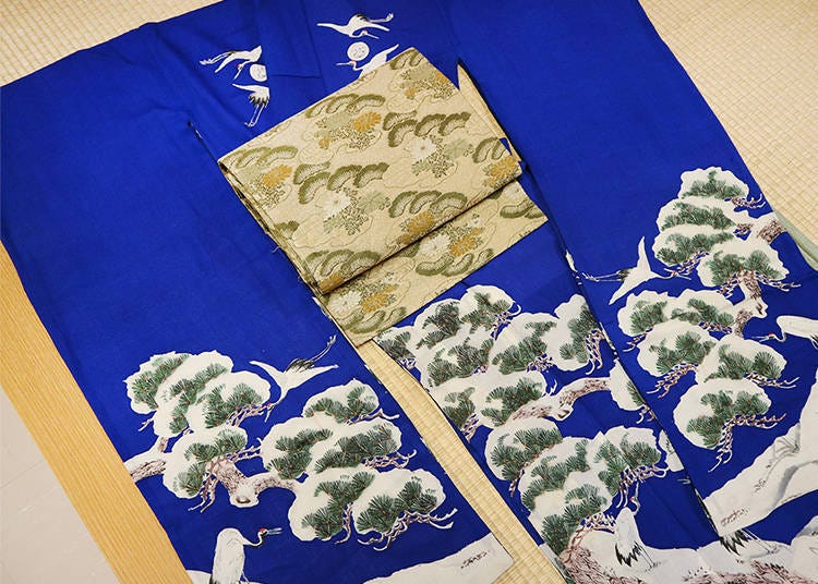 ▲ An antique winter kimono. The pattern of a kimono is often painted on, like a picture.