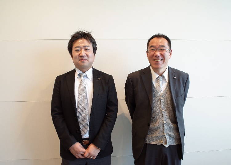 市乳営業部　自販機・販売促進グループの吉田元茂さん（右）・山口裕さん（左）