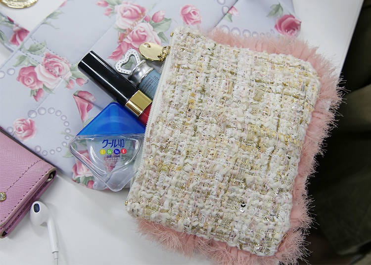Accessory bag 2: a lot of smaller items, such as eye drops and lip balm.