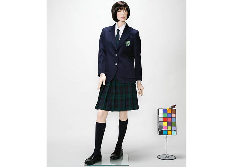 “The blazer and tartan skirt look so cute!” was the reception of the uniform of a school called Kaetsu Gakuen.