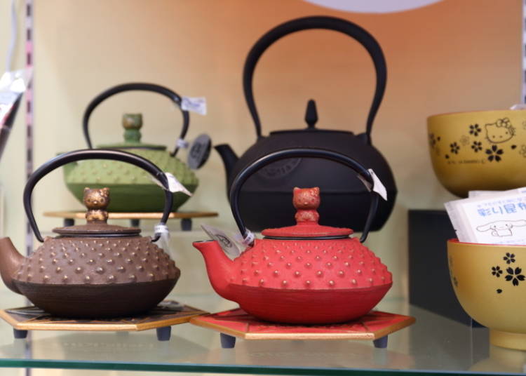 Hello Kitty Nanbutetsu Kettle: Traditional Craft Meets Modern Icon (5,800 Yen)