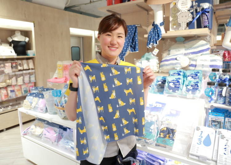 Cool Towel for Outdoor Activities: “COOL & UV Stole Towel” 1,500 yen