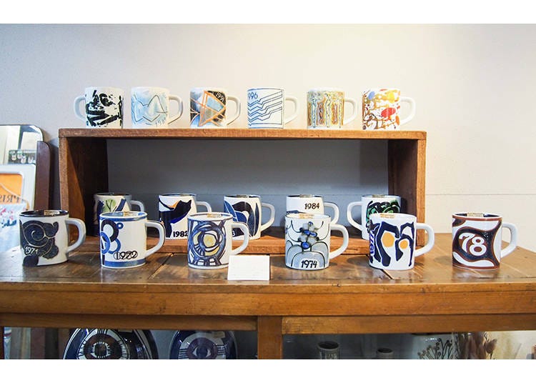 Danish Royal Copenhagen vintage mug cups make an excellent anniversary gift. 6,500 yen
