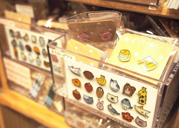 Cute pierced earrings about 600 yen