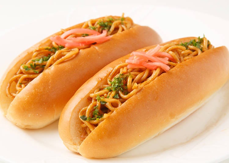 Yakisoba bread with fried noodles