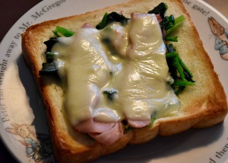 【スロバキア】チーズとほうれん草のシンプルなトースト