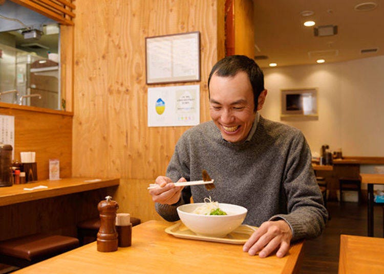 Kelp is one of the toppings. After taking a bite, a rich umami flavor spreads throughout the entire mouth. This kelp is hard to come by, so try it right at the start!