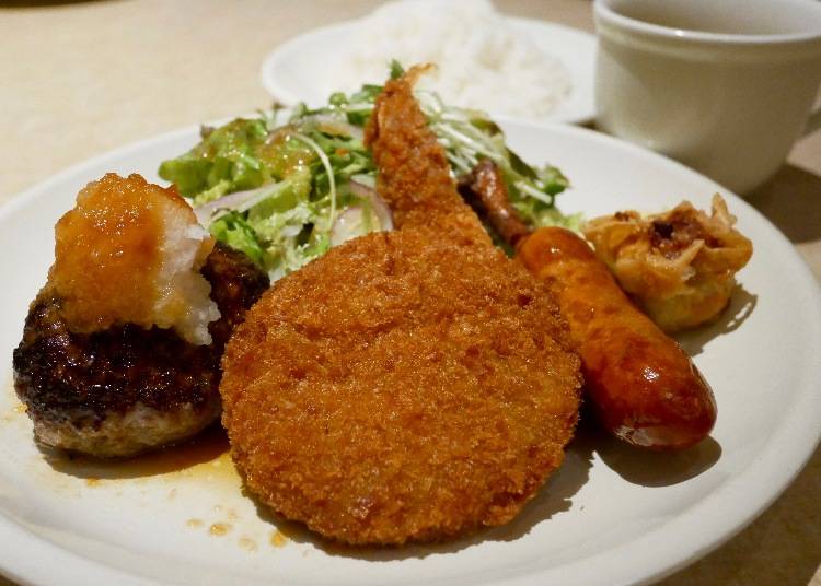 【900日圓】在上野的午餐就決定是這個了！「肉の大山」午間特餐炸物拼盤套餐（盛り合わせランチプレート）