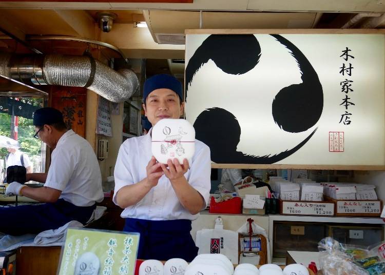 Cute Ningyo-yaki! Ganso Kimura-ya is a landmark like Sensoji Temple and Kaminarimon Gate