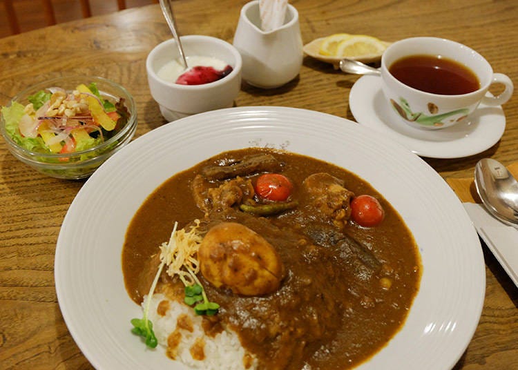 特製咖哩 (スペシャルカレー)單點 1200日元 / 午間套餐1350日元 / 晚間套餐 1700日元