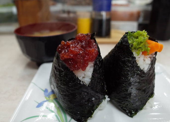 おいしい食べ歩きグルメが超充実 1日券で1日満喫 東京さくらトラム 都電荒川線 沿線グルメ旅 Live Japan 日本の旅行 観光 体験ガイド