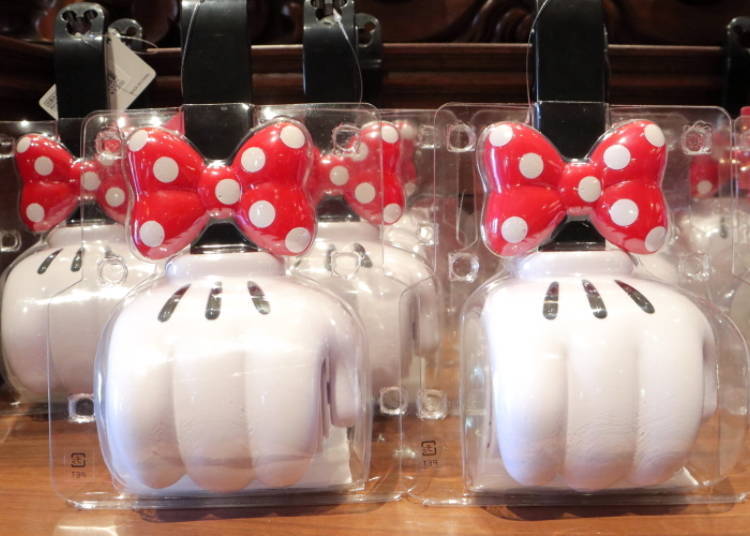 Pick Up Dust and Small Trash with Minnie Mouse Mini Dust Roller, 1200 yen