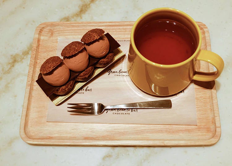 ECLAIR ¥540 、CACAO TEA ¥378