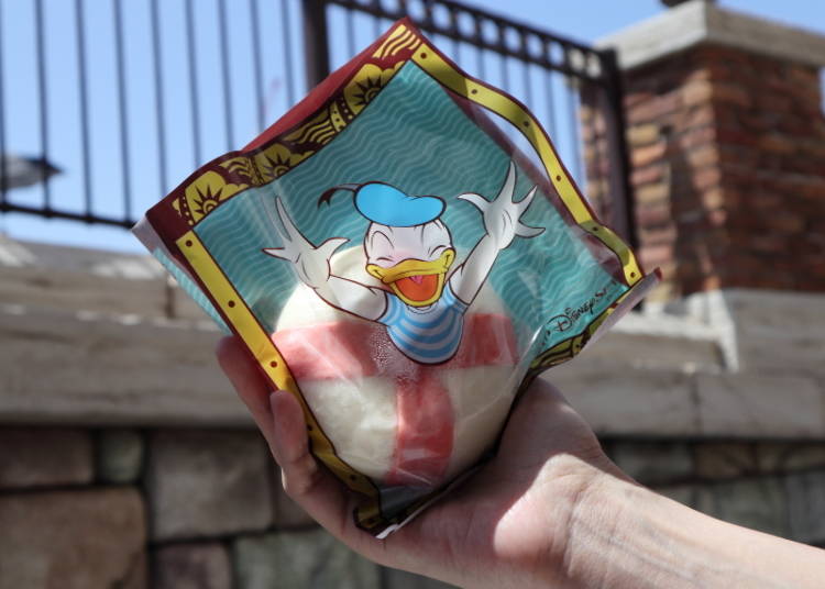 プリプリのエビの食感がたまらない！　うきわまん（エビ）500円