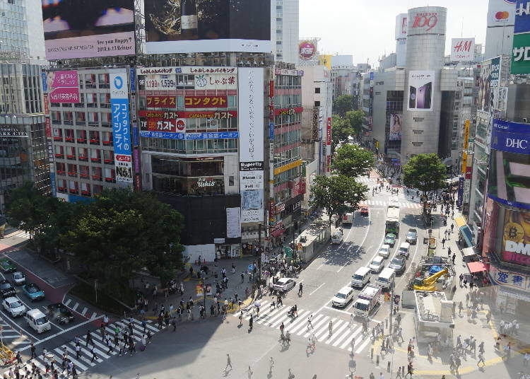 The view from the counter window of Shibuya Parlor