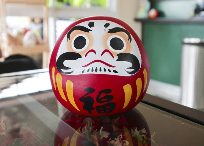 Japanese Daruma Dolls: The true story behind the insanely cute souvenirs! | LIVE JAPAN travel guide