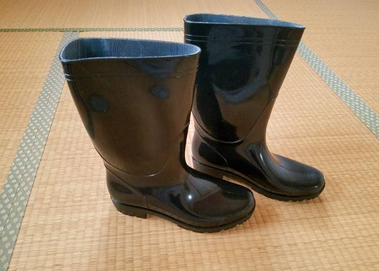 3. 雨靴