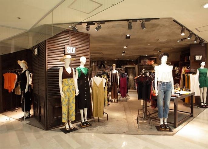 Japan S Cutting Edge In Trends All You Need To Know About Fashion Building Shibuya109 Live Japan Travel Guide