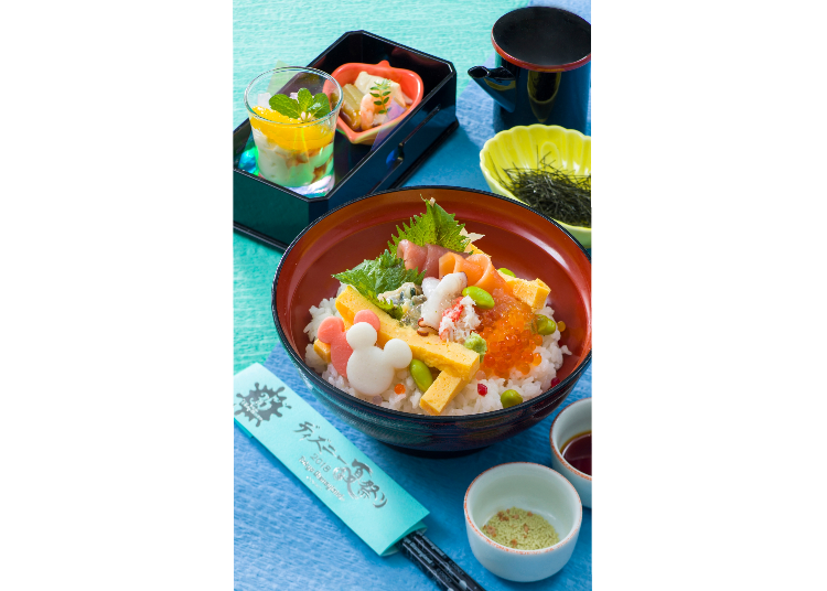 夏日祭典海鮮生魚片套餐 附小菜、湯、甜點、迪士尼原創紀念筷 價格：2800日圓（含稅）