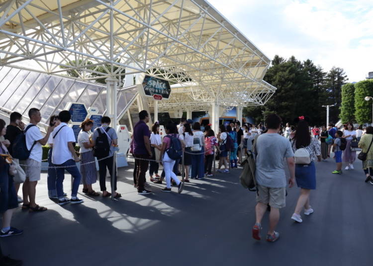 Once it’s time, simply hand your ticket to the staff at the FASTPASS Entrance.
