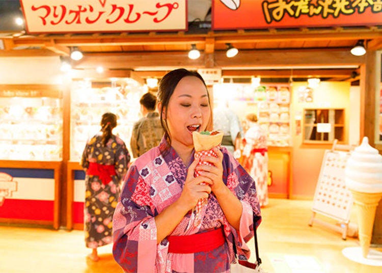 ▲ Perfect sweets to enjoy while eating and walking! It's a fun experience to walk around eating fresh crepes while wearing yukata!