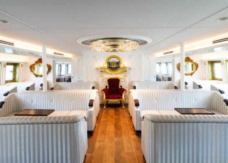 ▲ The interior is also decorated with a higher standard when compared to the ordinary cabins.