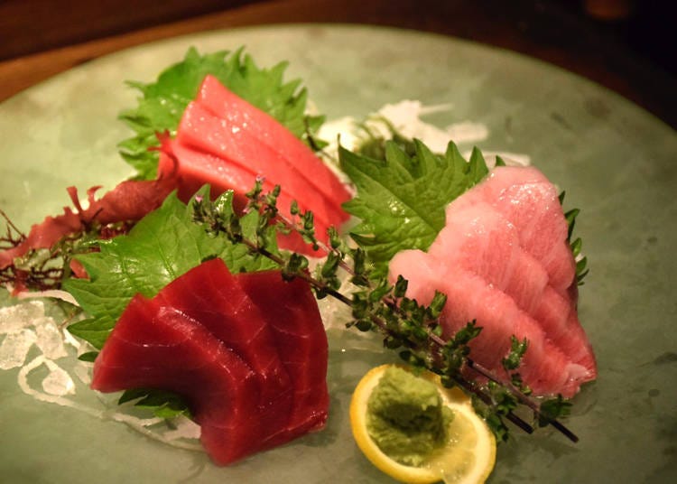Many Fresh Seafood Options Including Tuna and Crab!